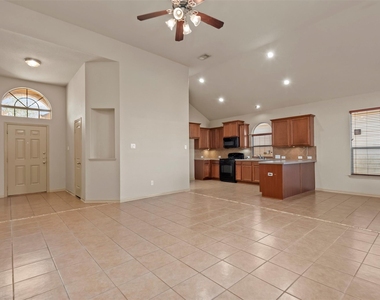 8734 Auburn Mane Drive - Photo Thumbnail 5