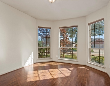 8734 Auburn Mane Drive - Photo Thumbnail 17