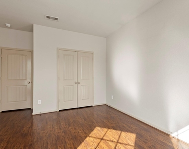 8734 Auburn Mane Drive - Photo Thumbnail 20