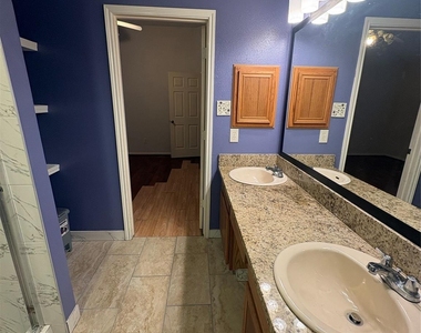 1822 Park Oak - Photo Thumbnail 5
