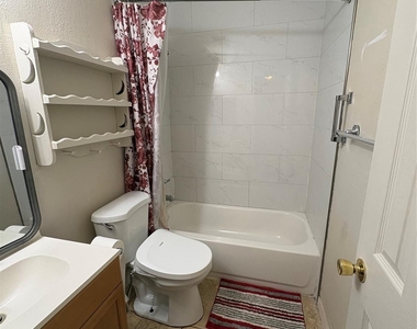 1822 Park Oak - Photo Thumbnail 3