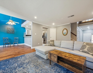 2107 Morgan Street - Photo Thumbnail 2