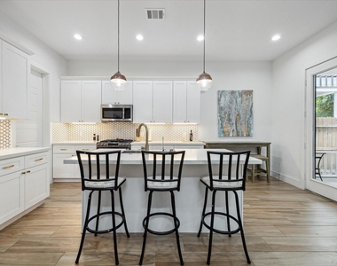 5021 Creekmont Drive - Photo Thumbnail 2