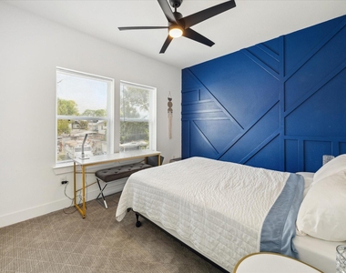 5021 Creekmont Drive - Photo Thumbnail 8