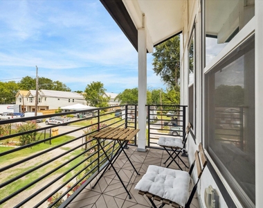 5021 Creekmont Drive - Photo Thumbnail 9