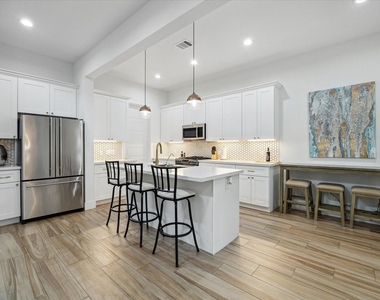 5021 Creekmont Drive - Photo Thumbnail 5