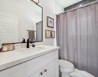 5021 Creekmont Drive - Photo Thumbnail 10