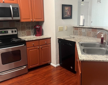 1711 Old Spanish Trail - Photo Thumbnail 10