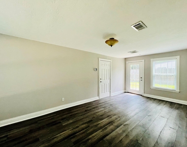 5124 Beech Street - Photo Thumbnail 4