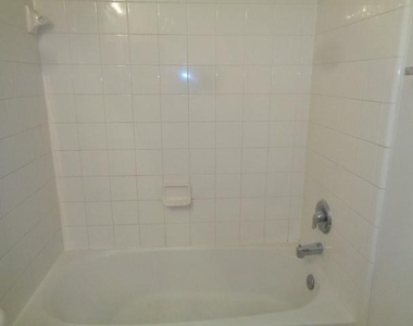 17111 Oakwood Chase Drive - Photo Thumbnail 11