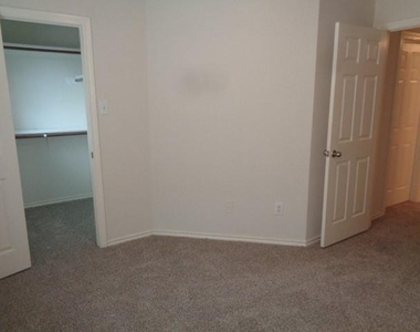 17111 Oakwood Chase Drive - Photo Thumbnail 17