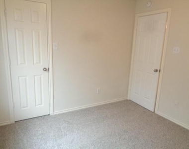 17111 Oakwood Chase Drive - Photo Thumbnail 14