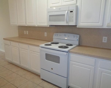17111 Oakwood Chase Drive - Photo Thumbnail 7