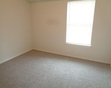 17111 Oakwood Chase Drive - Photo Thumbnail 13
