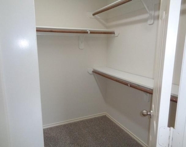 17111 Oakwood Chase Drive - Photo Thumbnail 24