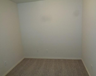 17111 Oakwood Chase Drive - Photo Thumbnail 10