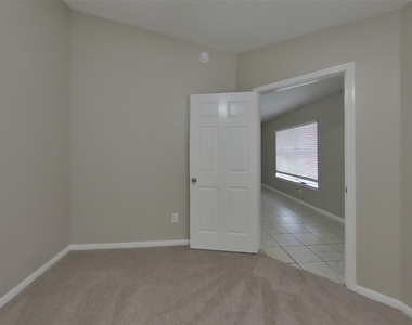 3234 Kelling Street - Photo Thumbnail 4