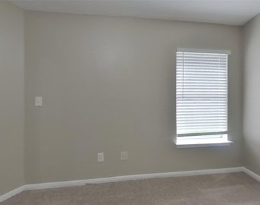 3234 Kelling Street - Photo Thumbnail 5