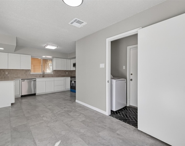 11406 Caesar Drive - Photo Thumbnail 15