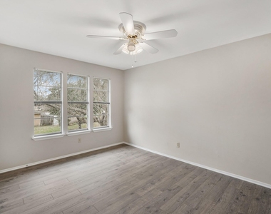 10814 Sugar Hill Drive - Photo Thumbnail 10
