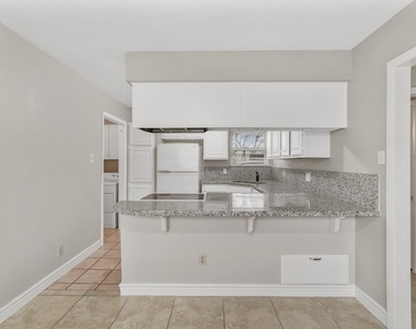 10814 Sugar Hill Drive - Photo Thumbnail 5
