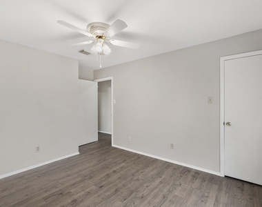 10814 Sugar Hill Drive - Photo Thumbnail 11