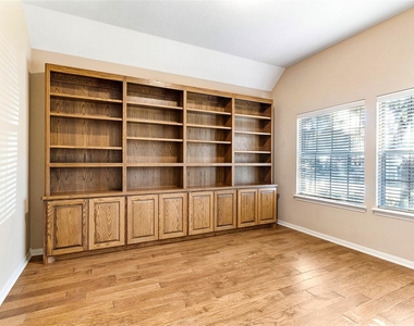 9430 Amethyst Arbor Lane - Photo Thumbnail 3