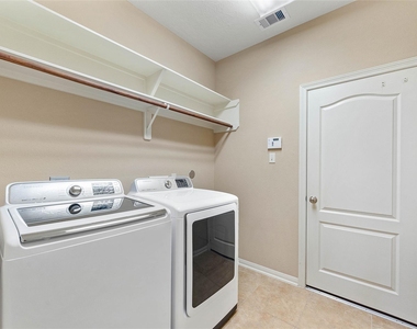 9430 Amethyst Arbor Lane - Photo Thumbnail 23