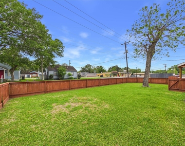 1213 W Sidnor Street - Photo Thumbnail 8