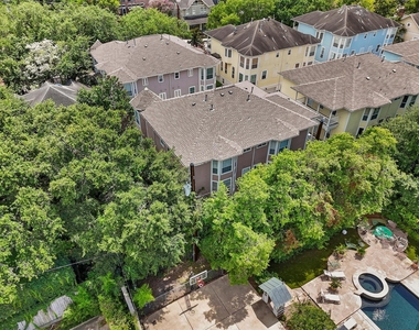 208 Hawthorne Street - Photo Thumbnail 27