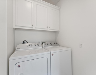 208 Hawthorne Street - Photo Thumbnail 21