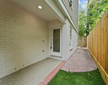 208 Hawthorne Street - Photo Thumbnail 1
