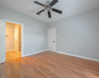 2721 Austin Street - Photo Thumbnail 5