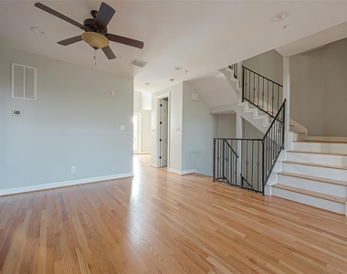 2721 Austin Street - Photo Thumbnail 11