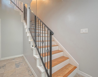 2721 Austin Street - Photo Thumbnail 2