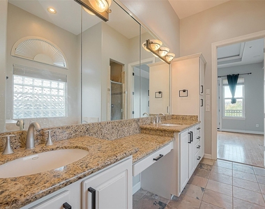 2721 Austin Street - Photo Thumbnail 45