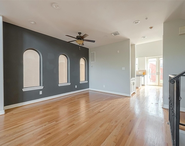 2721 Austin Street - Photo Thumbnail 12