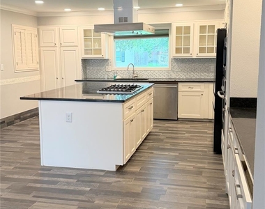 3310 N Braeswood Boulevard - Photo Thumbnail 2