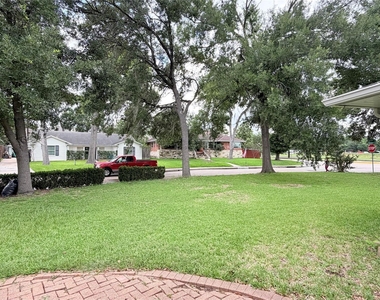 3310 N Braeswood Boulevard - Photo Thumbnail 11