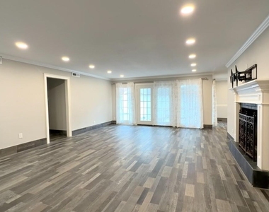 3310 N Braeswood Boulevard - Photo Thumbnail 9