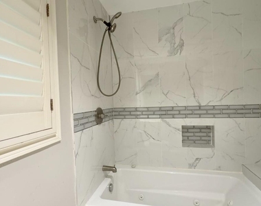 3310 N Braeswood Boulevard - Photo Thumbnail 8