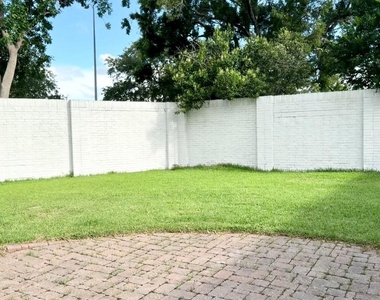 3310 N Braeswood Boulevard - Photo Thumbnail 12