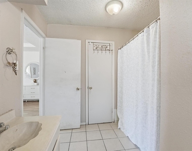 6203 Sunnygate Drive - Photo Thumbnail 22