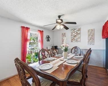 6203 Sunnygate Drive - Photo Thumbnail 4
