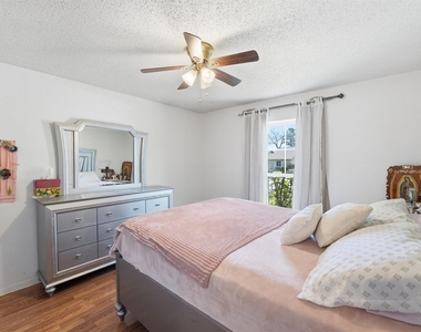 6203 Sunnygate Drive - Photo Thumbnail 7
