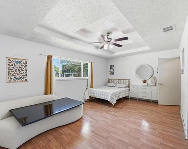 6203 Sunnygate Drive - Photo Thumbnail 9