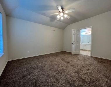 21810 Dimmett Way - Photo Thumbnail 7
