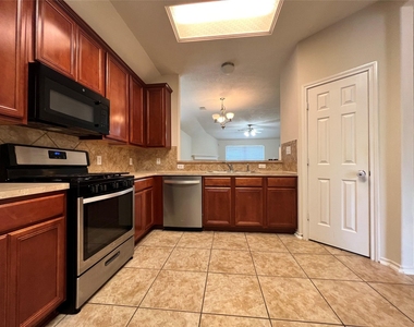 21810 Dimmett Way - Photo Thumbnail 4