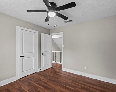 1107 Londonderry Avenue - Photo Thumbnail 24