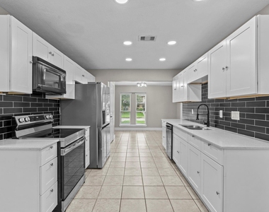 1107 Londonderry Avenue - Photo Thumbnail 5